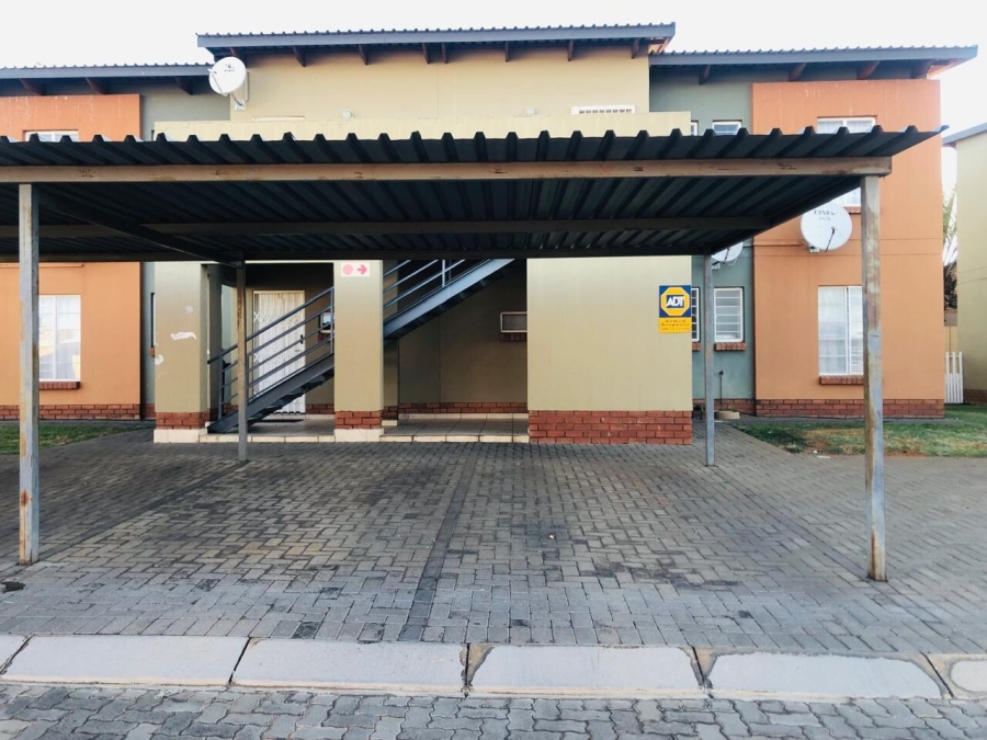 2 Bedroom Property for Sale in Waterval East North West